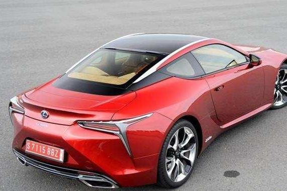 雷克萨斯两款新车后天上市，90万起售，做工没话说！