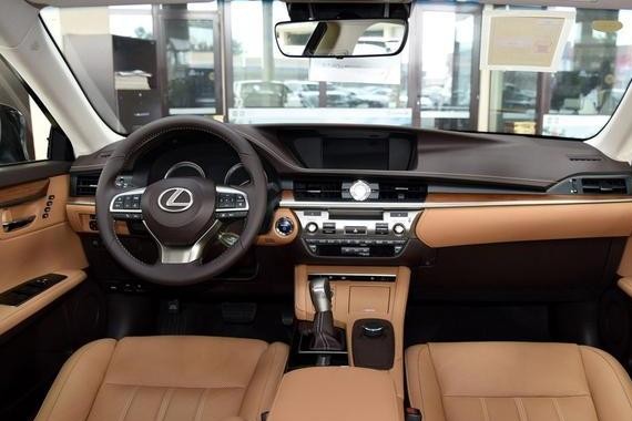 做工不输奔驰E级，终端优惠3万，保养还不花钱，比奥迪A6值得买