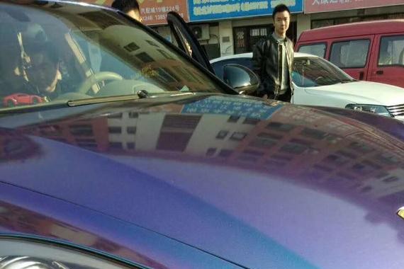 百变保时捷Cayenne车身改色钻石蓝变紫完美交车