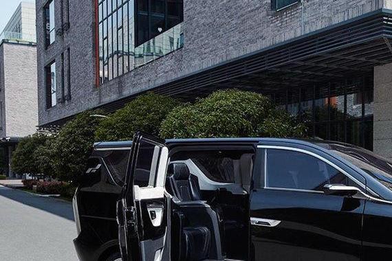 国产最壕的MPV，外观比丰田埃尔法还霸气，后排堪比总统套房！