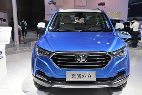 与豪车就差一个字，年轻人的选择奔腾X40