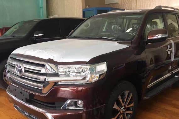 最新款上市已到港拆箱2017款 丰田酷路泽4500 柴油V8-D4D发动机