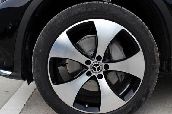 奔驰最接地气的SUV，光是外观和内饰就够众泰模仿100年！