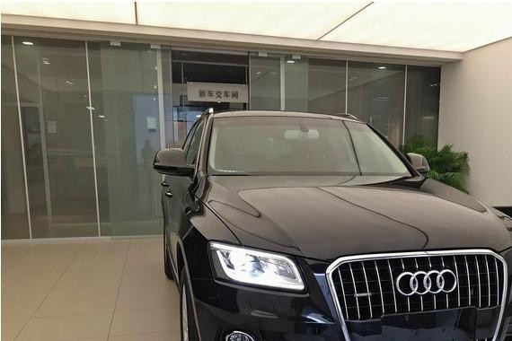 花34.5万提库存奥迪Q5, 街边偶遇甲壳虫, 甲壳虫车主尴尬了