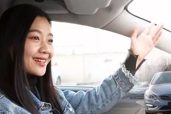 知之丨从学会超车礼仪开始，拒绝“路怒症”