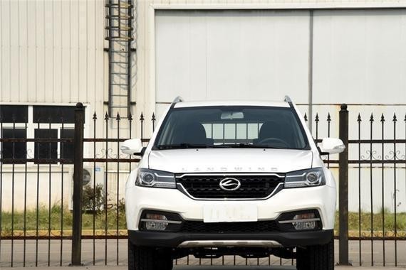 陆风5座式硬派SUV陆风X8上市，售11.99万起，汽柴油两种版本