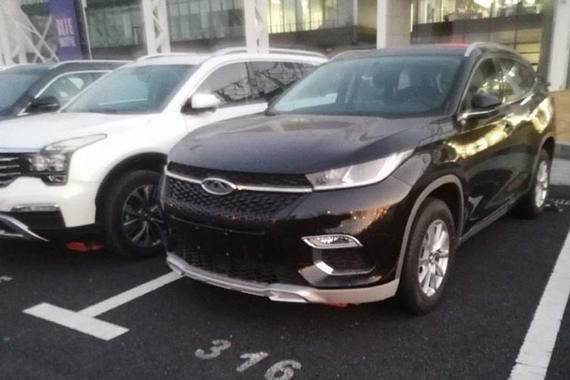 众人期盼的奇瑞全新SUV实车现身街头，完爆旁边的传祺GS8？