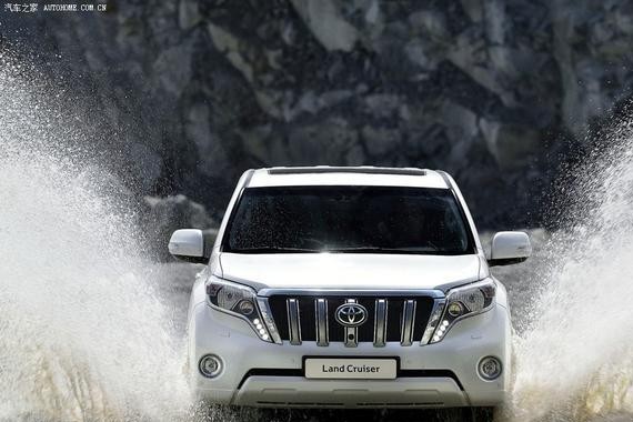 由于普拉多2.7L价格实惠，但是动力大家的看法不一样