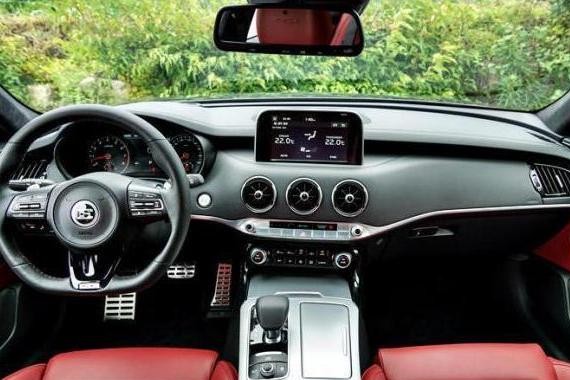 丰田锐志的接班人，后置轴距两米九，奥迪A7看哭了，仅售26万