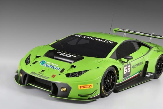 哥开的不是一辆普通的凯美瑞和思域，哥开的是整个“汽配城”！