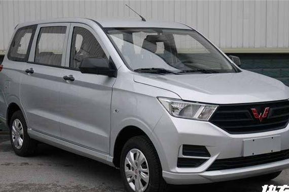 五菱神车出新款了，你说丑了还是帅了？