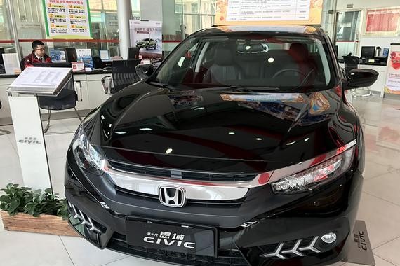 年销17万思域强制装潢没人管，持续加价肥了4S但损了车友