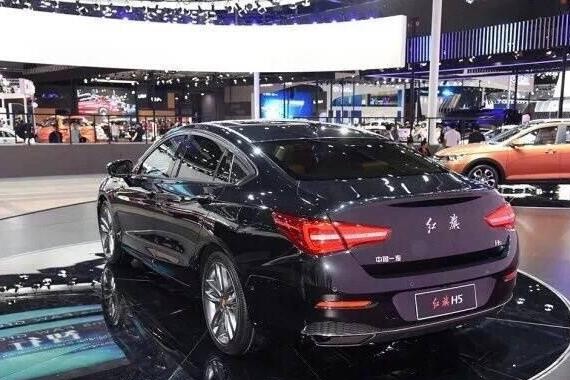 红旗汽车大大出手，吴京定10辆红旗H5支持国产，今非昔比值得