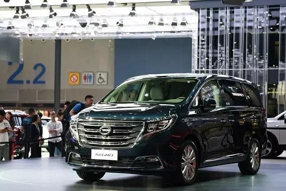 传祺GM8上市，售价18万到26万，剑锋直指别克GL8