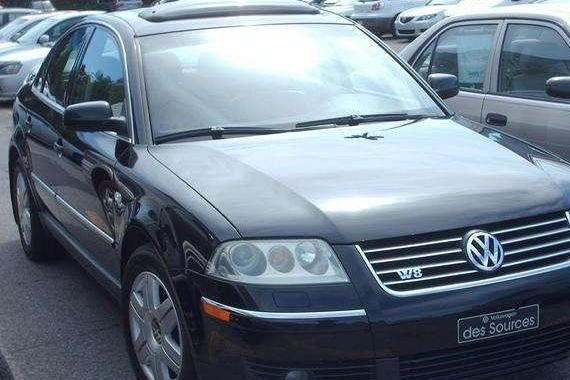 60万的帕萨特违停被拖走，车主：拖一次8万块打水漂了！