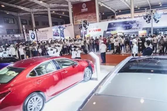 新雷克萨斯CT 200h 潍坊首位车主诞生