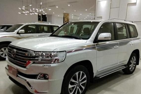 福建展厅，兰德酷路泽“又贵又难看”4000改装版来袭，售价仅65万