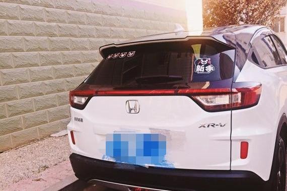 辽宁美女的本田XR-V, 打开车门后, 男司机看过却不经意的笑了