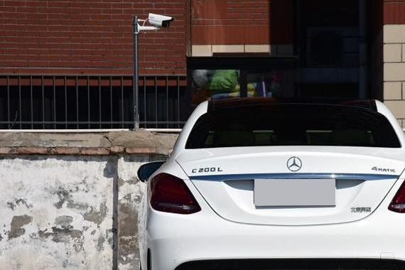 全新奔驰C级外观动感, 空间表现与舒适性很不错, 配置足内饰豪华