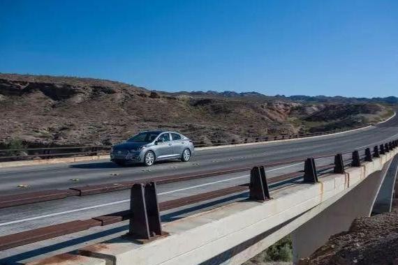 平民小车也不甘平庸！2018款现代雅绅特试驾解析