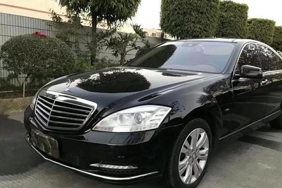 新车落地138万的奔驰S400，驾驶5万公里后，卖家降价100万出售