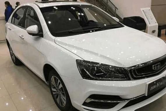 实拍新款帝豪，外观甩老款一大截，配全液晶仪表盘，7万多很值