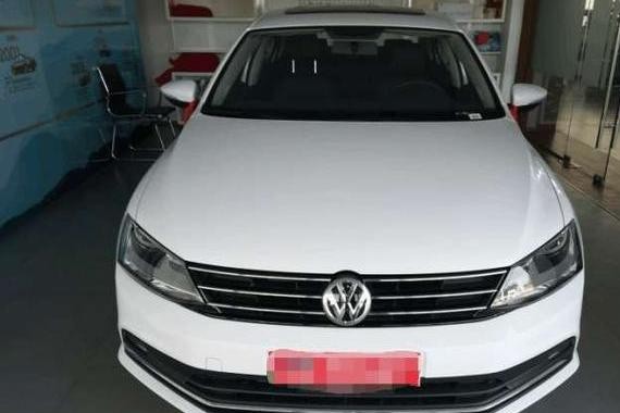 车主：吐槽的地方就是，17万多落地的车，就不能给个电子手刹？