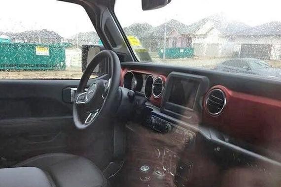 11月29日上市最新Jeep牧马人JL内饰谍照流出！