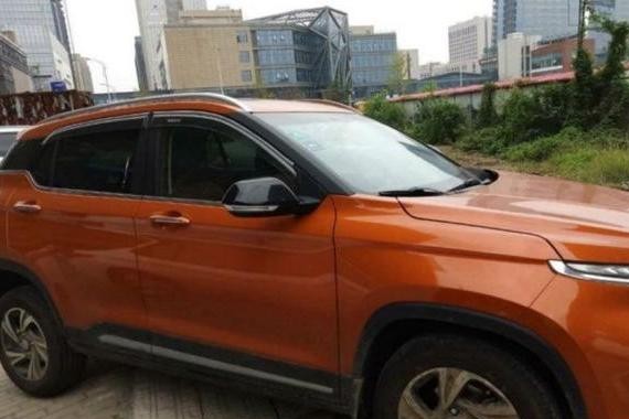 骚气的颜色，无钥匙进入启动，同级别没有比宝骏510更好看的了