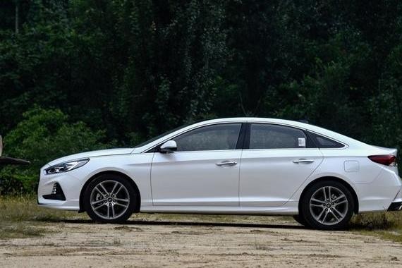 当年卖20万，力拼雅阁和凯美瑞，如今换2.0T，仅14万却没人买