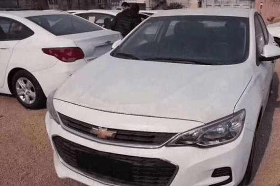 偶遇大批科沃兹库存车，工作人员：库存时间一年，统统7折处理