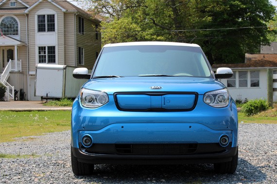 起亚公布新款秀尔电动版 续航里程升至179公里