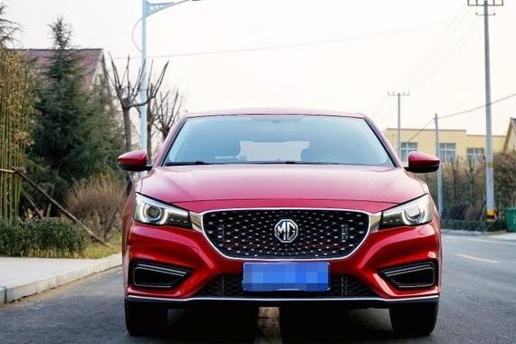 13万提的名爵6，车主：最尴尬，连副驾驶都没有电动座椅调节