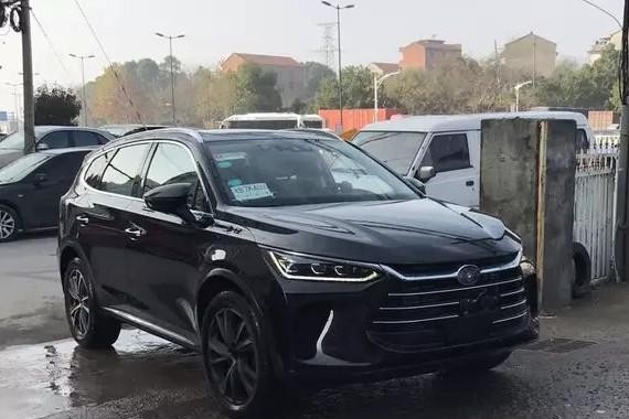 比亚迪唐二代真车终于到店，网友：这是目前颜值最高的国产SUV
