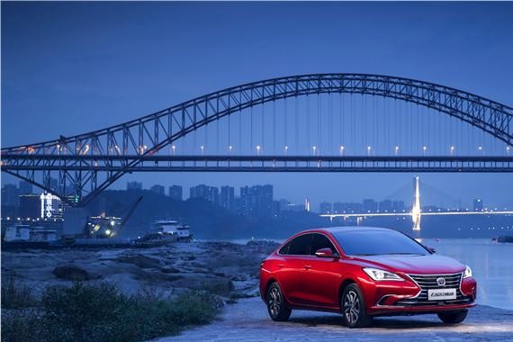 国民家轿秒变颜值小鲜肉 第二代全新逸动等你来撩