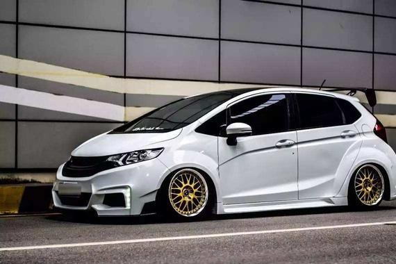 2018款本田飞度上市，车身加长、售价降低，为何网友却骂声一片？