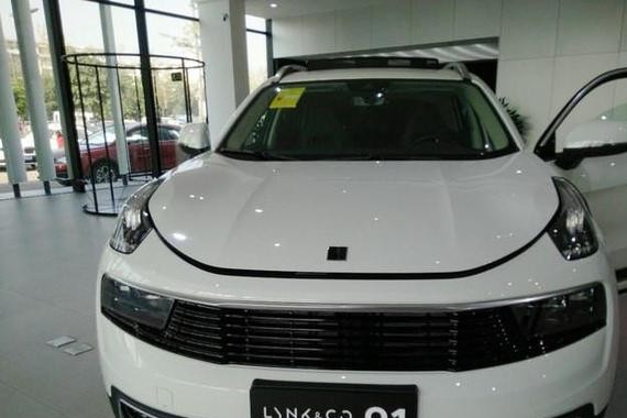 4S店内实拍年度最热SUV领克01，大灯有点让我接受不了