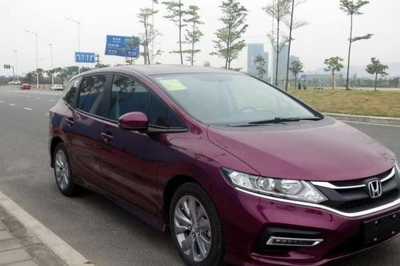 比亚迪宋MAX的对手，配全景天窗，售12万！