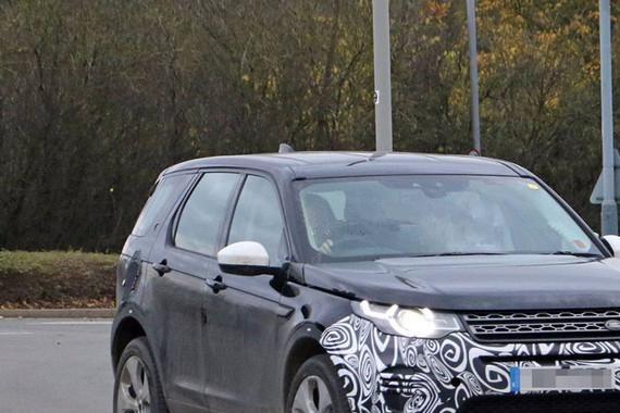 用的还真是揽胜平台，原以为是卫士复活，结果路虎带来了新发现