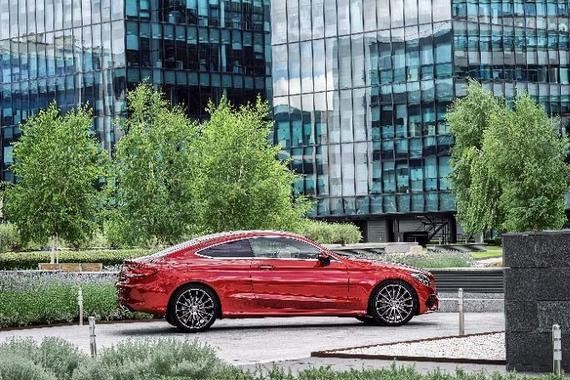 梅赛德斯-奔驰C级车的前照灯，原来有如此多的讲究