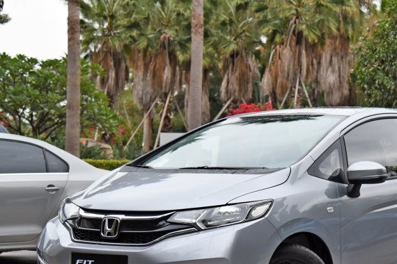 90后最爱运动两厢车对比，新款飞度VS大众POLO，看谁更强势