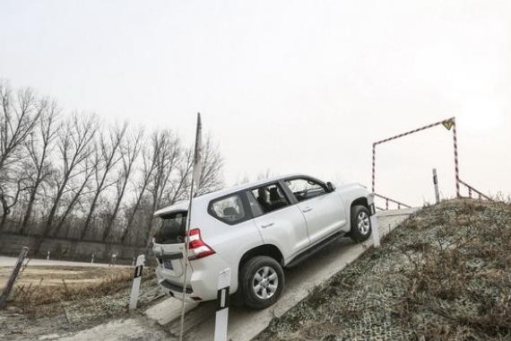 普拉多2.7山路越野动力太弱，改发动机也不划算，真的没有办法？