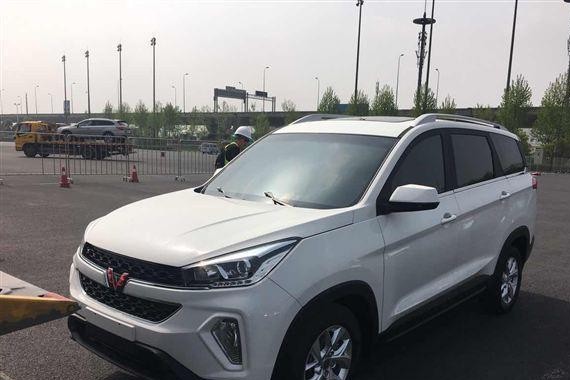 五菱宏光S3实车现身，于19日上午正式亮相