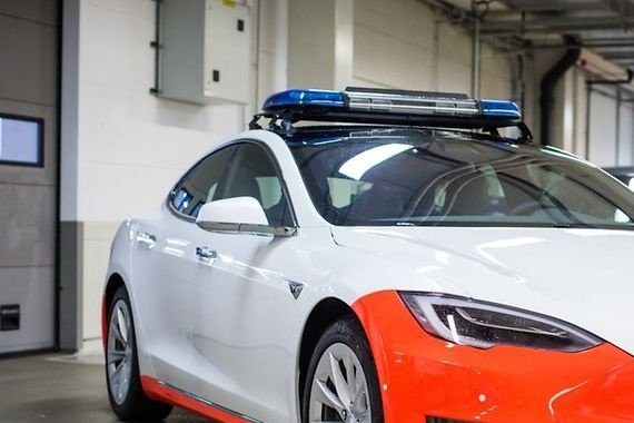 真有钱！多地警方开始配备特斯拉警车