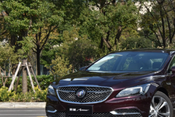 高性价比中型轿车推荐，宜商宜家25万落地，运动舒适省油各有所长