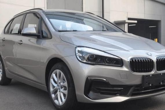 宝马2系旅行车全新中期改款，欧版发布国产跟进，顶配6.2秒破百！