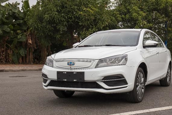 有了一副帝王气质！帝豪新版本曝光秒杀迈腾，打开门像坐进了奔驰