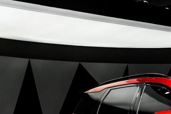 售价7万, 配全景天窗全车雷达, 宝骏560车主气得堵门!