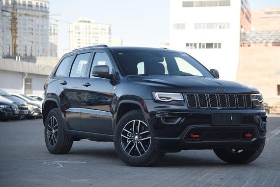 不是豪车却不输豪车？开这3款车的，多数是隐形富豪！