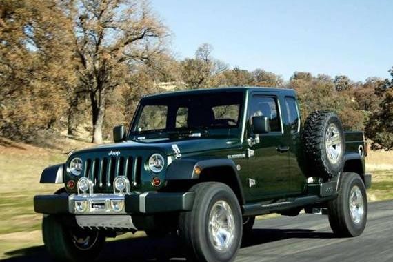 三门的国产敞篷越野车，属于小众的北汽角斗士